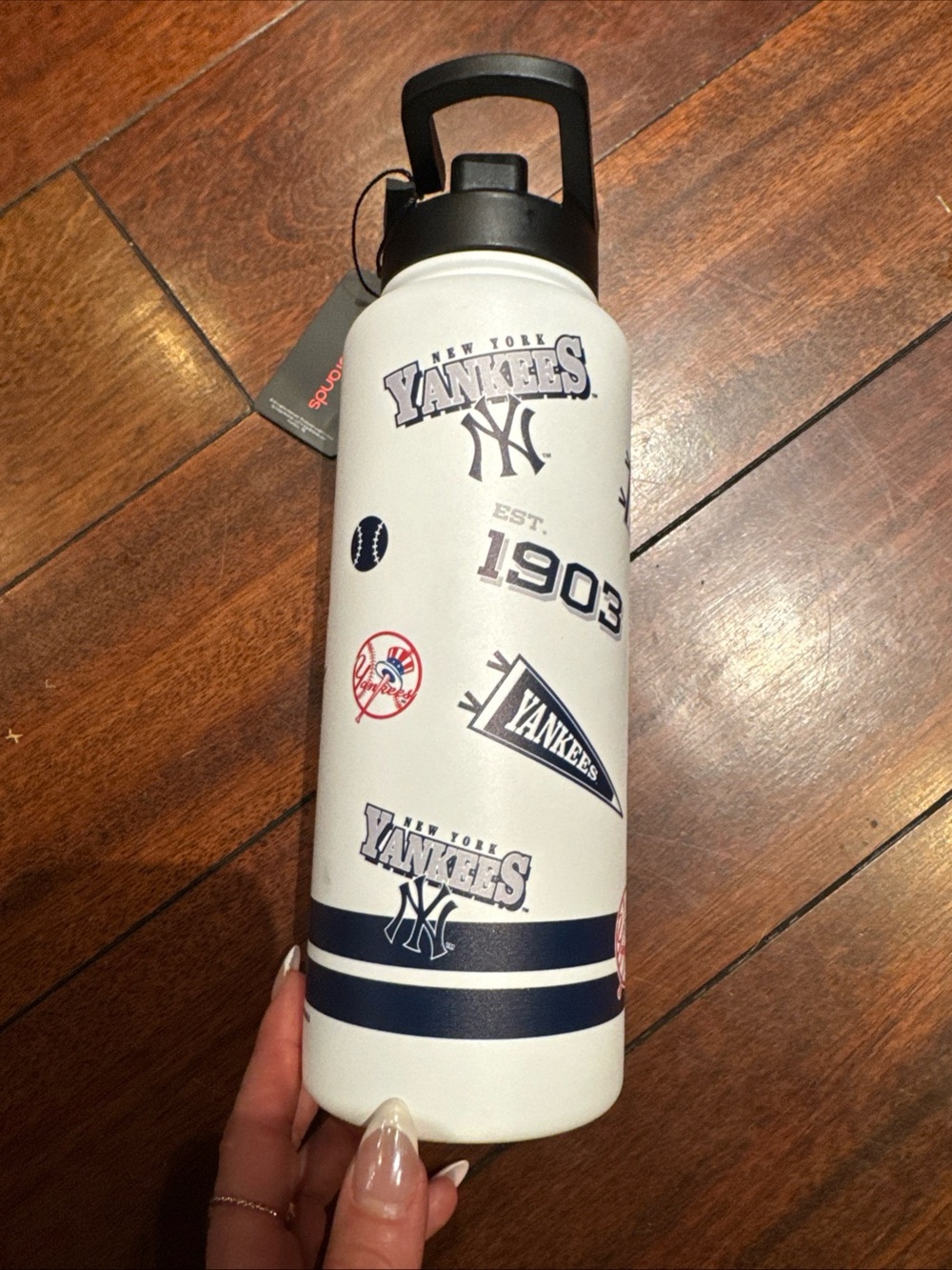 New York Yankees 34 fl oz White/Blue Stainless Steel Water Bottle Straw Lid NWT